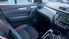 Nissan Qashqai 1.3 DiG-T N-Motion 5dr Petrol Hatchback